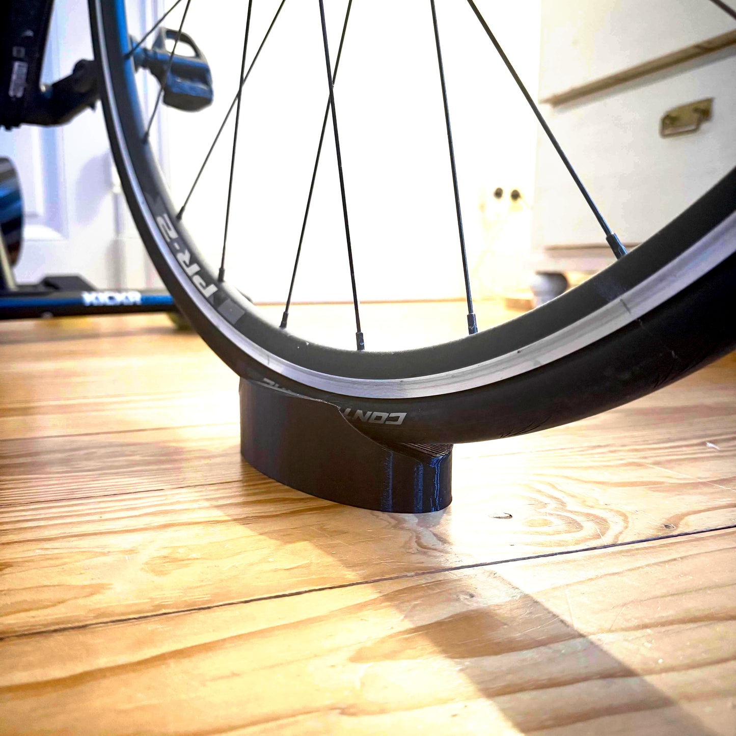 Rocker Feet 1 by MiniJim - compatible with Wahoo Kickr Core Bike Trainer