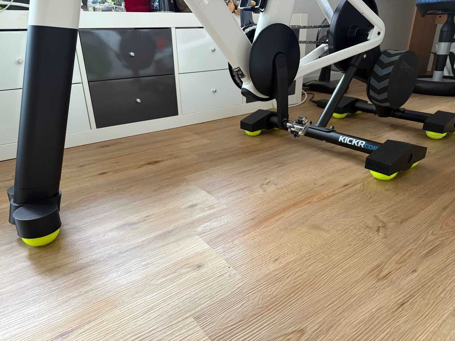 Rocker Feet 2 by MiniJim - compatible with Wahoo Kickr Core Bike Trainer + Zwift Front Adapter